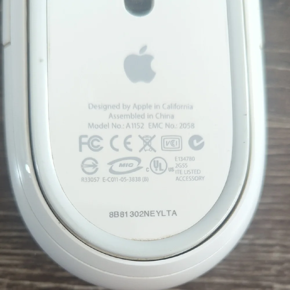 Apple White Wired USB Mouse with Gloss Finish
